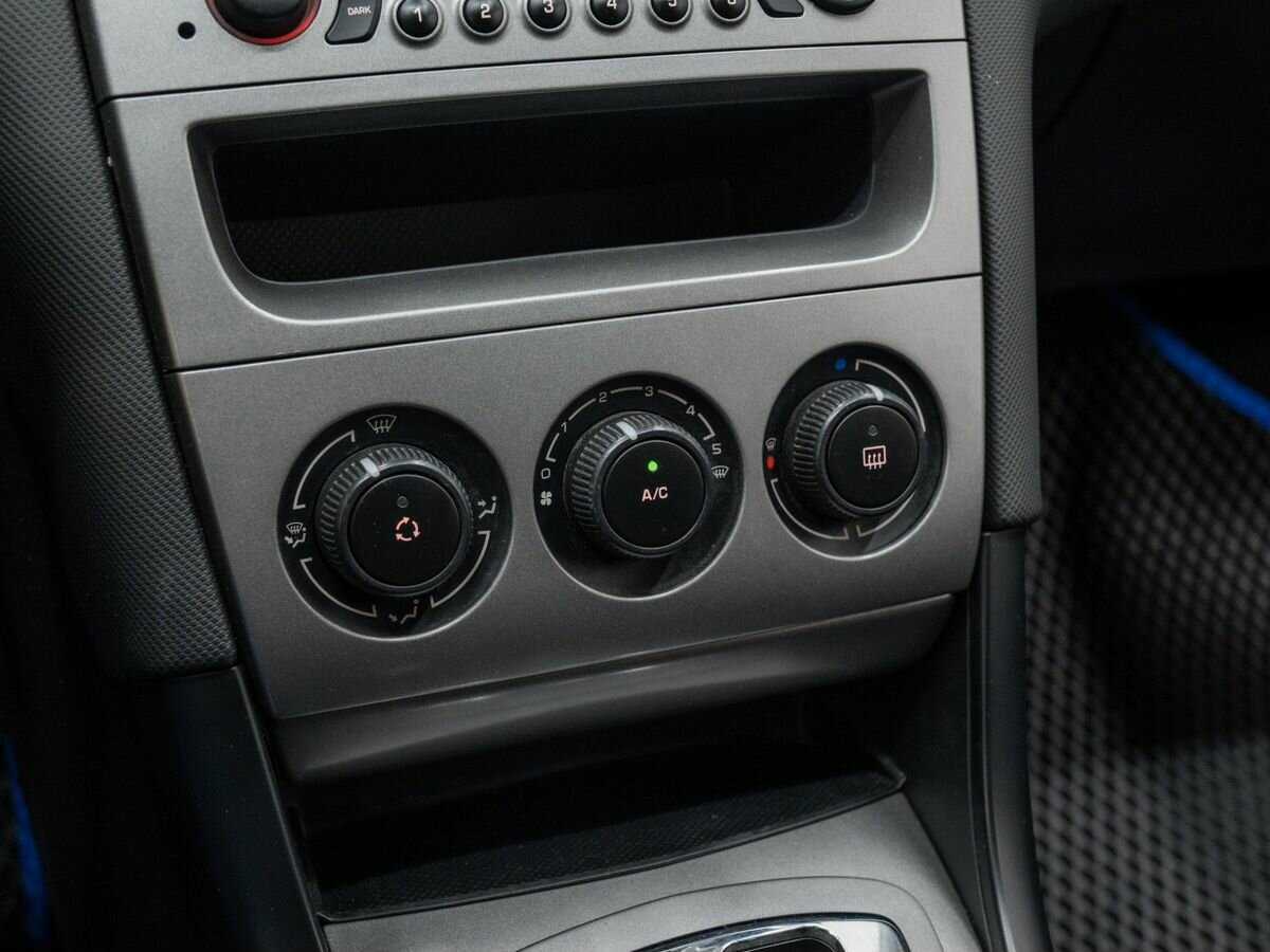 Peugeot 408 с пробегом — 2013 год. Фото: #18