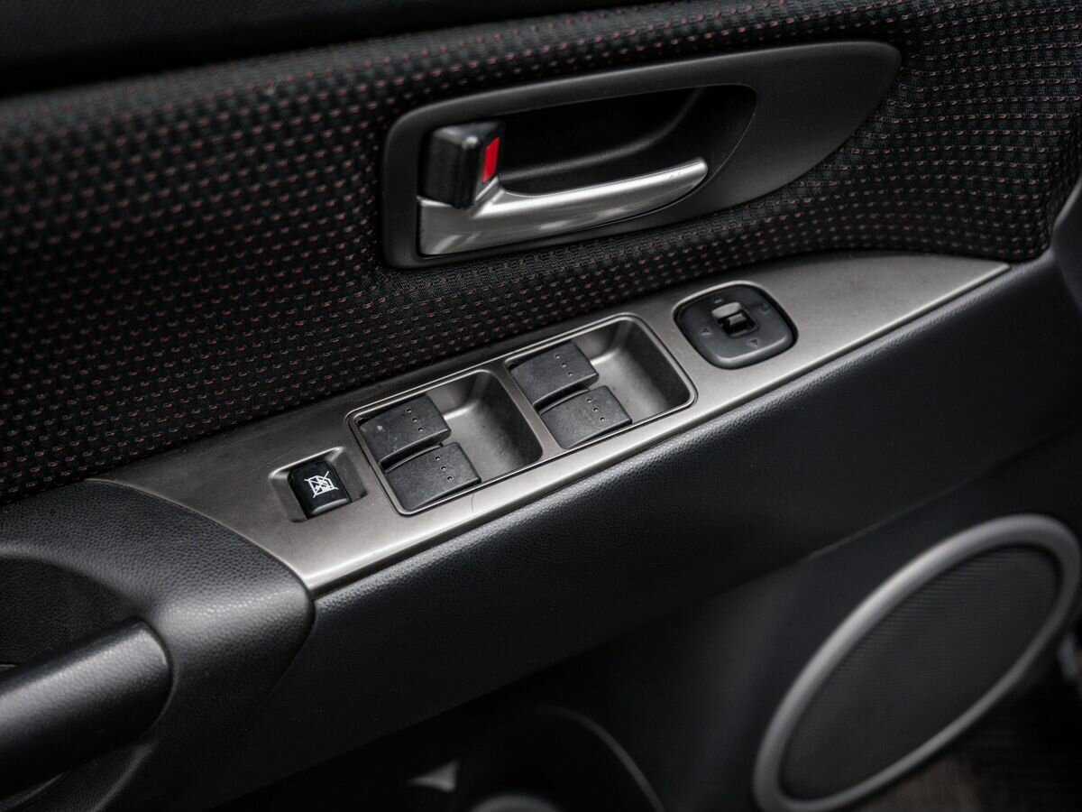 Mazda 3 с пробегом — 2007 год. Фото: #12