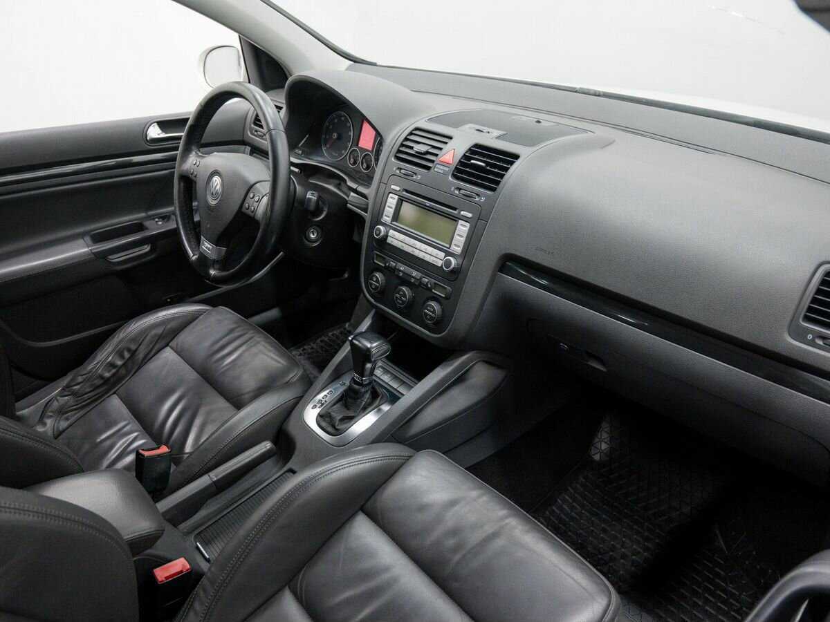 Volkswagen Golf с пробегом — 2008 год. Фото: #6