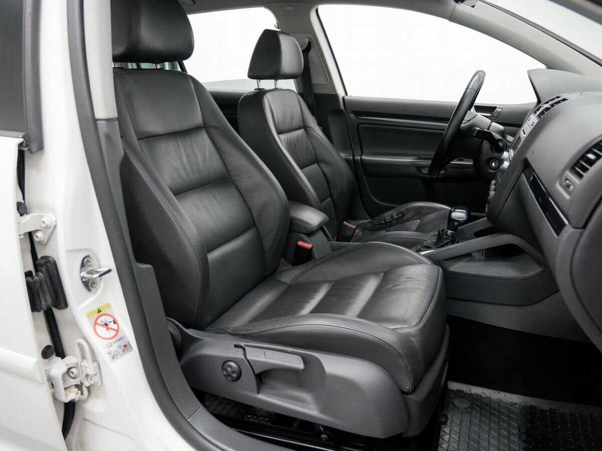 Volkswagen Golf с пробегом — 2008 год. Фото: #7