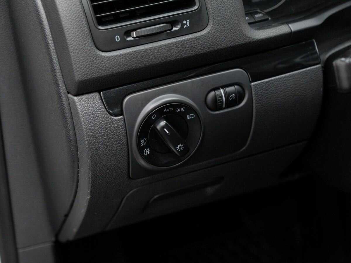 Volkswagen Golf с пробегом — 2008 год. Фото: #15