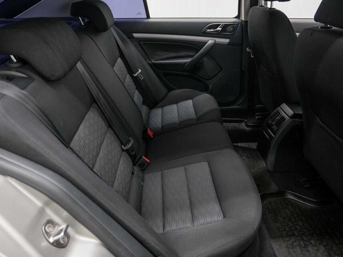 Skoda Octavia с пробегом — 2011 год. Фото: #8