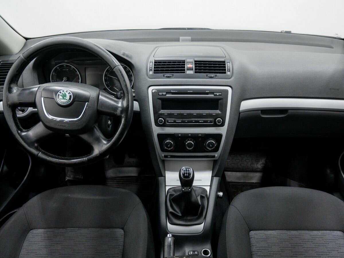 Skoda Octavia с пробегом — 2011 год. Фото: #9