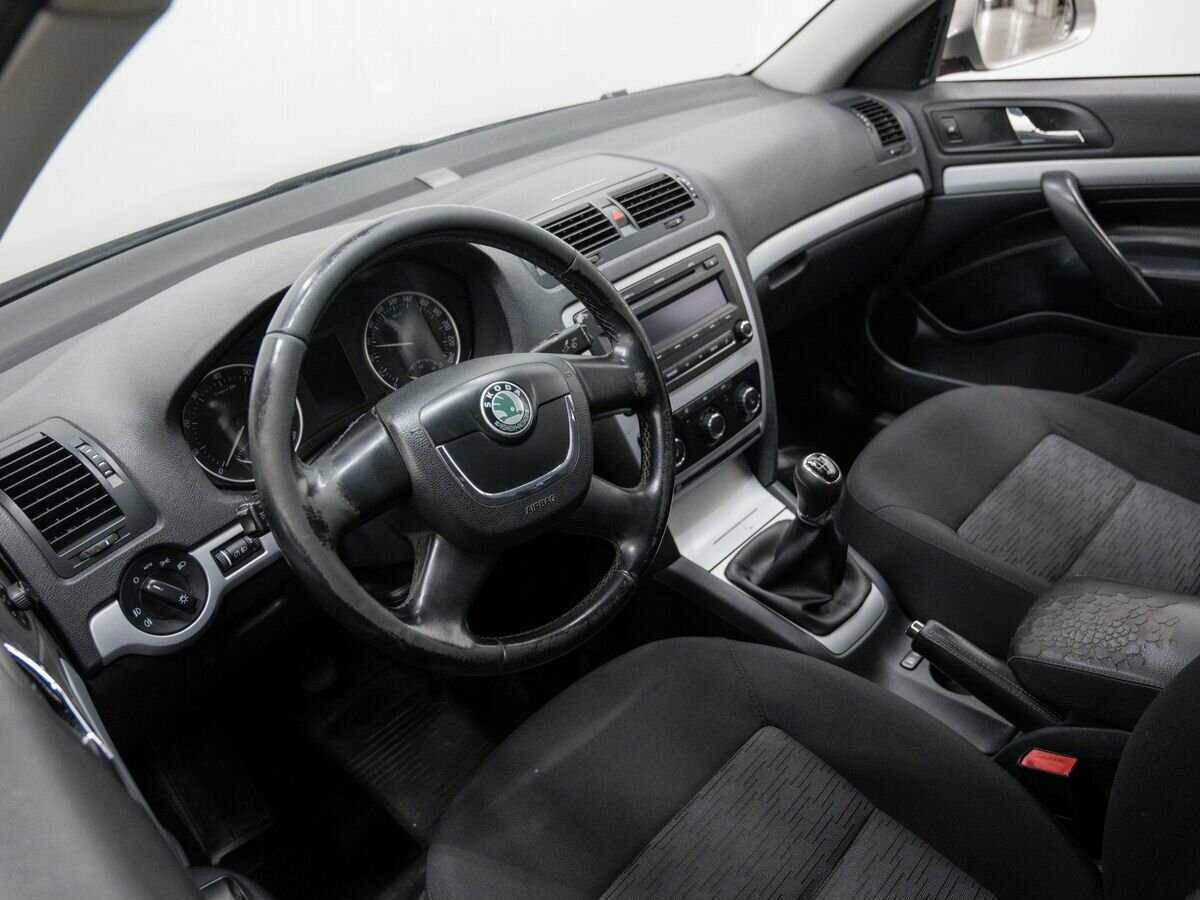Skoda Octavia с пробегом — 2011 год. Фото: #11