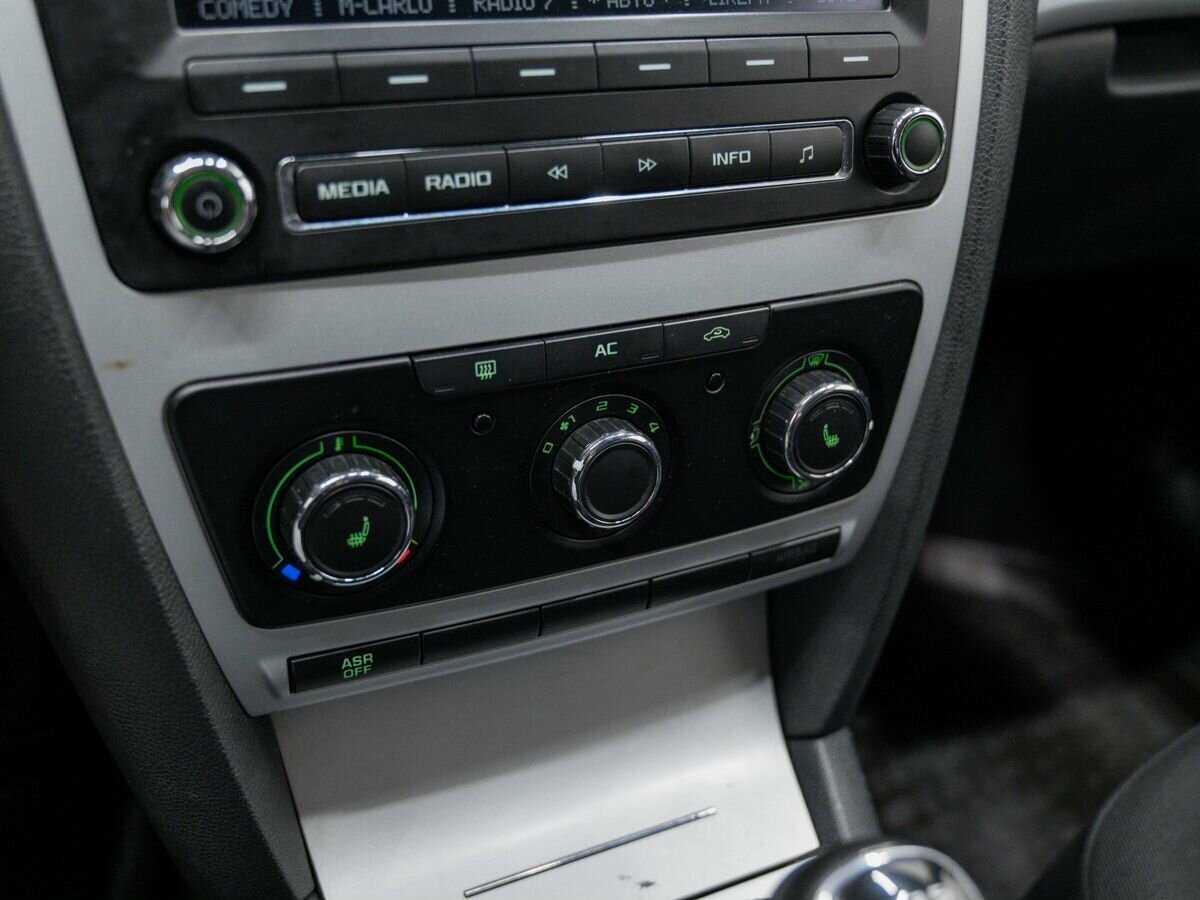 Skoda Octavia с пробегом — 2011 год. Фото: #16