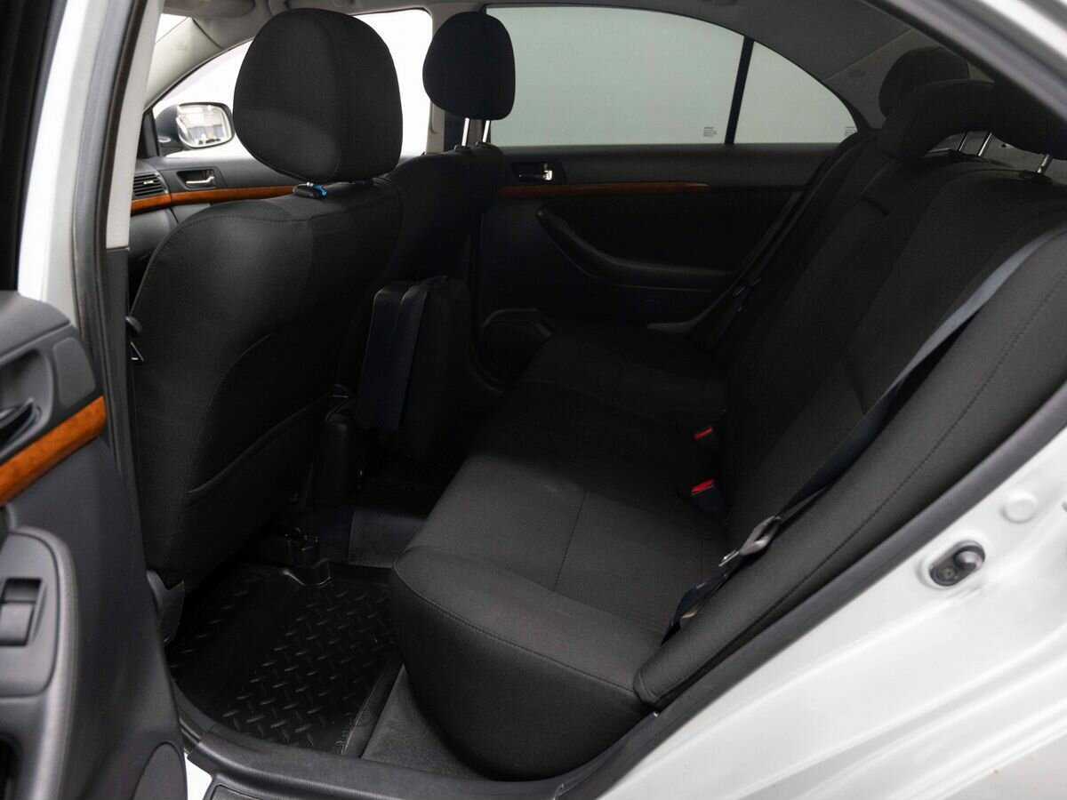 Toyota Avensis с пробегом — 2007 год. Фото: #8