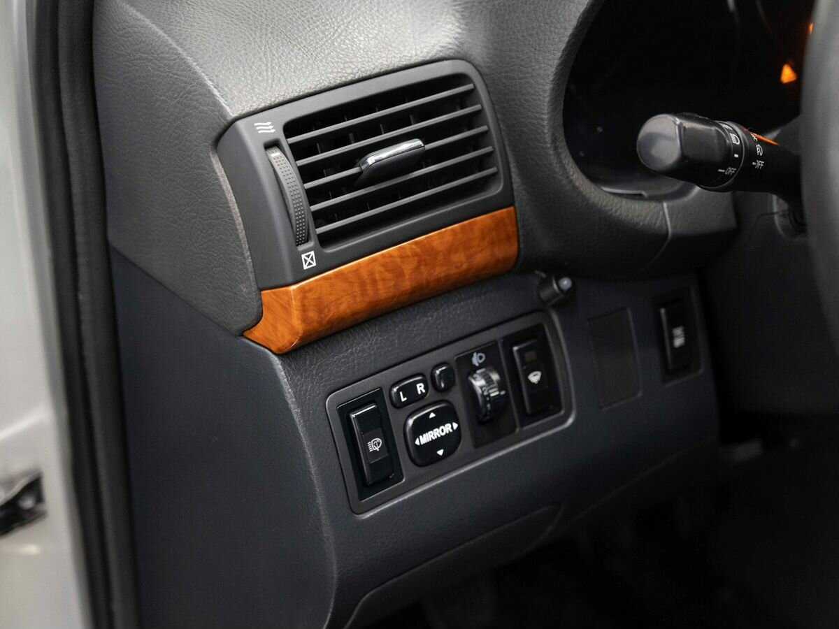 Toyota Avensis с пробегом — 2007 год. Фото: #16