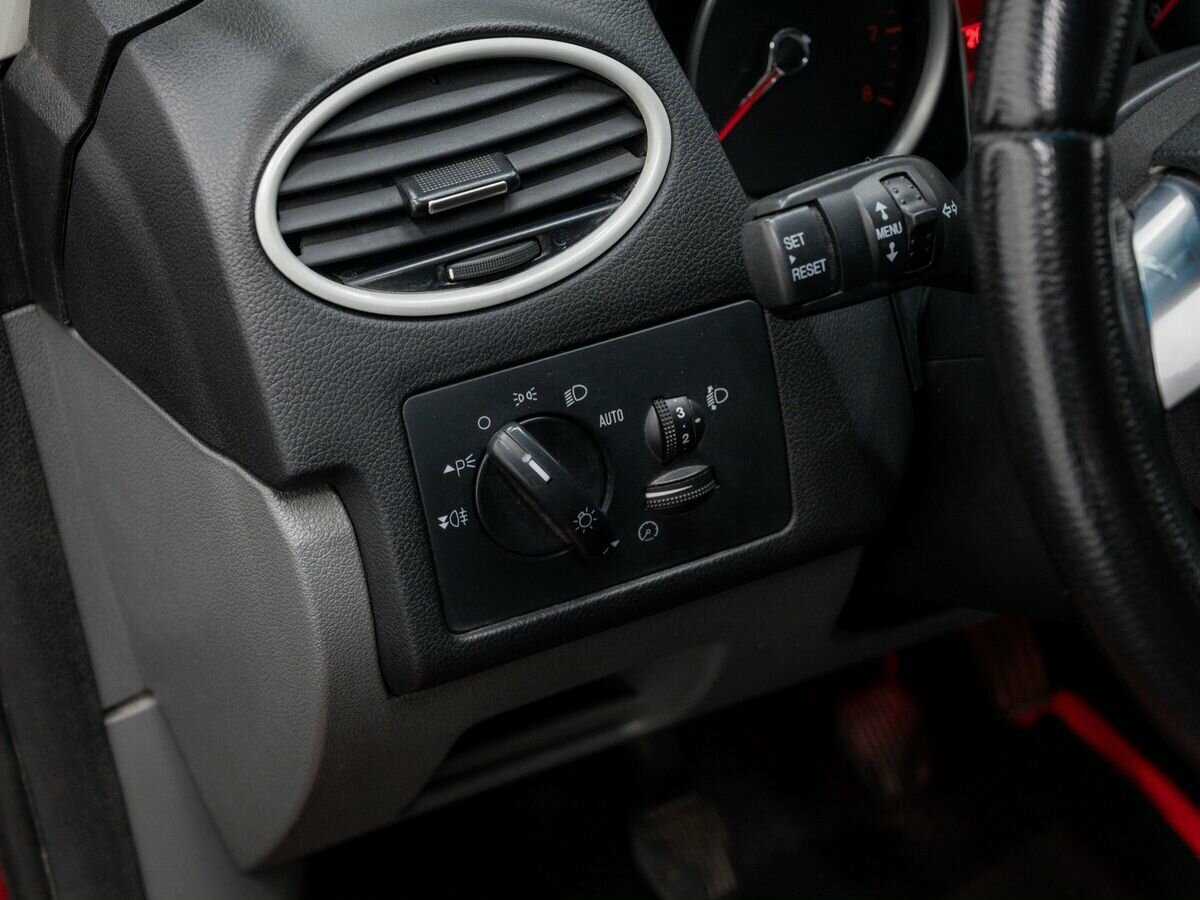 Ford Focus с пробегом — 2008 год. Фото: #15