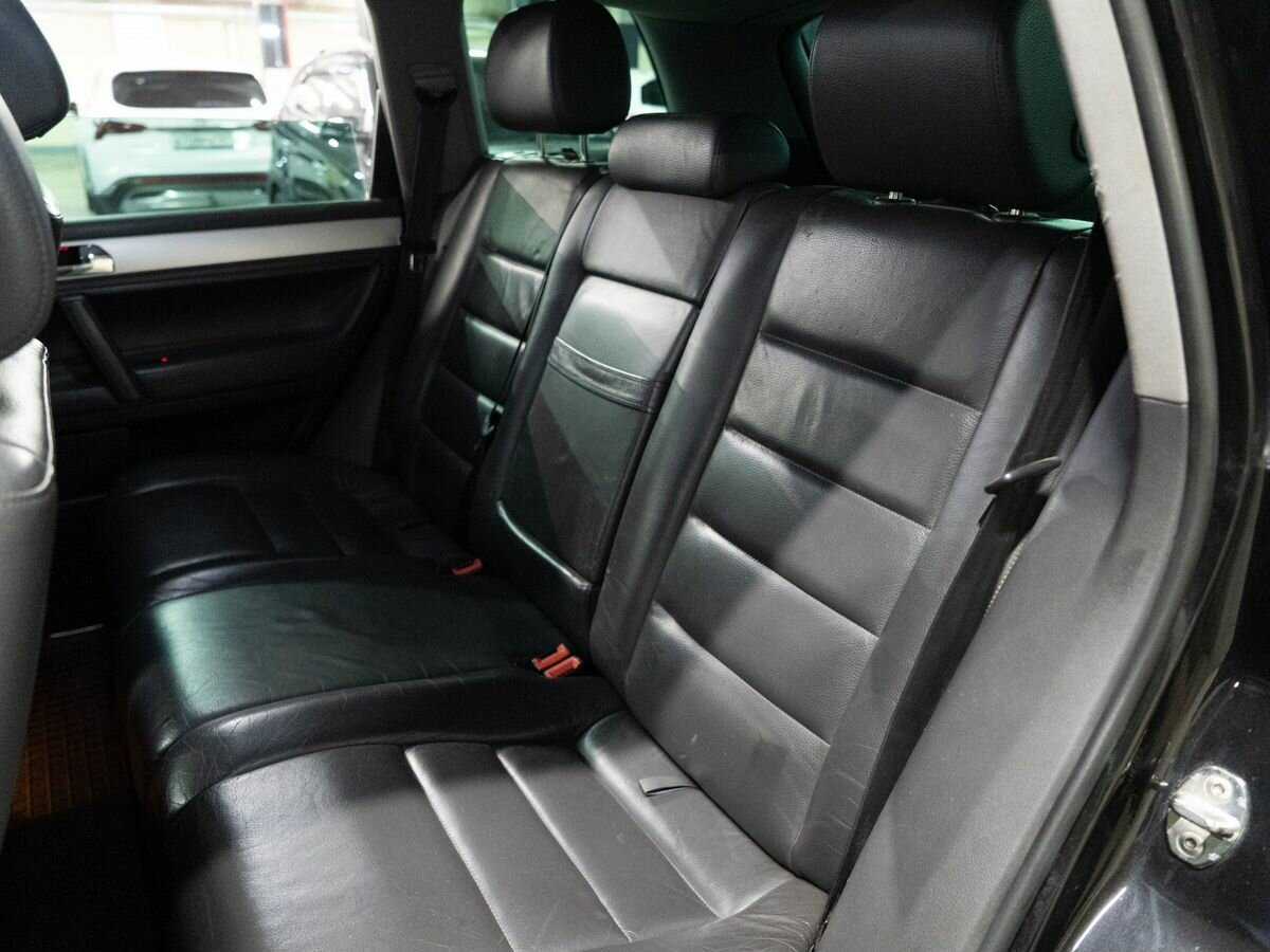 Volkswagen Touareg с пробегом — 2008 год. Фото: #6