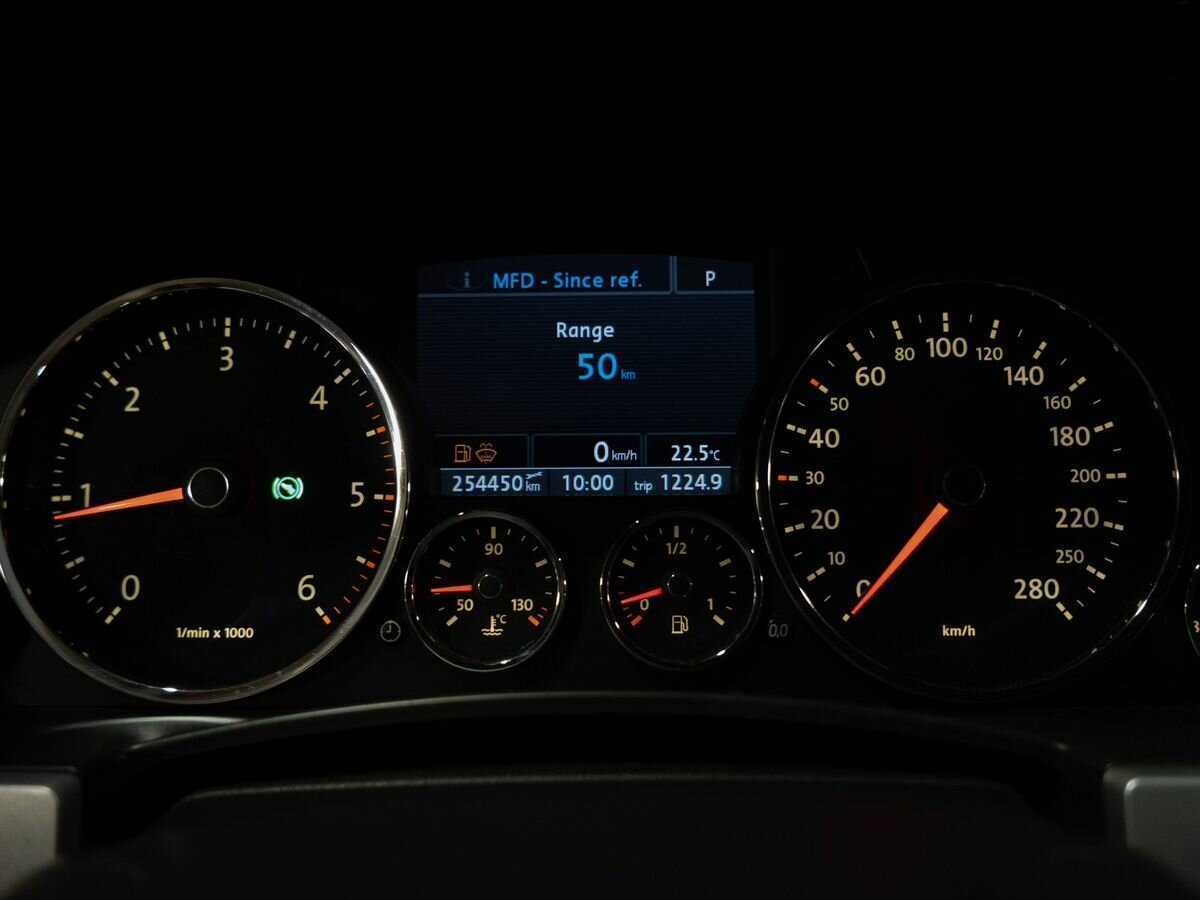 Volkswagen Touareg с пробегом — 2008 год. Фото: #12