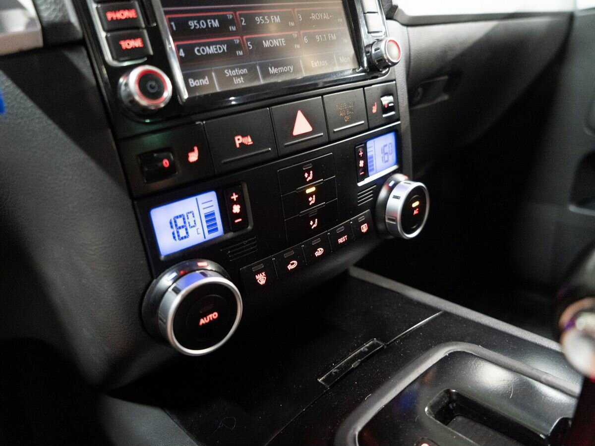 Volkswagen Touareg с пробегом — 2008 год. Фото: #16