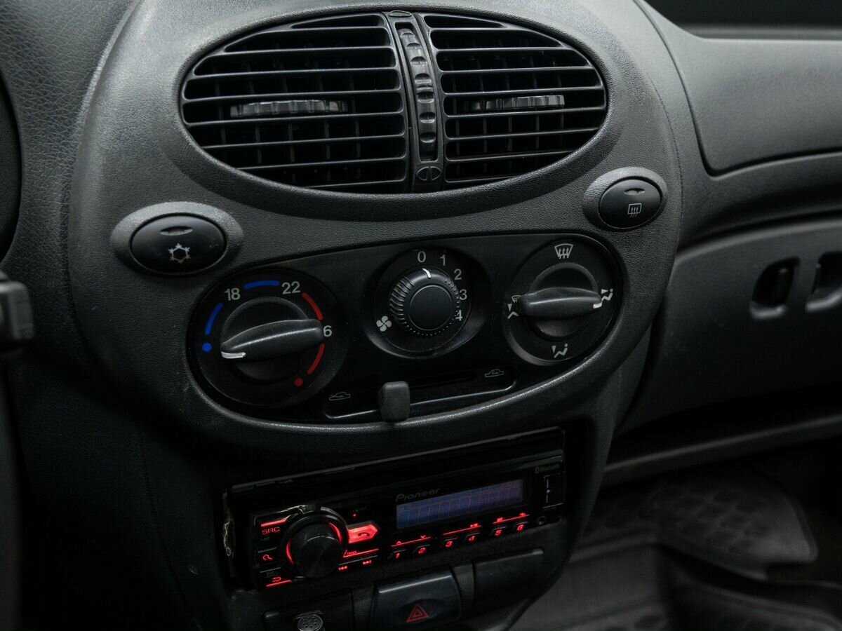 Lada (ВАЗ) Kalina с пробегом — 2012 год. Фото: #17