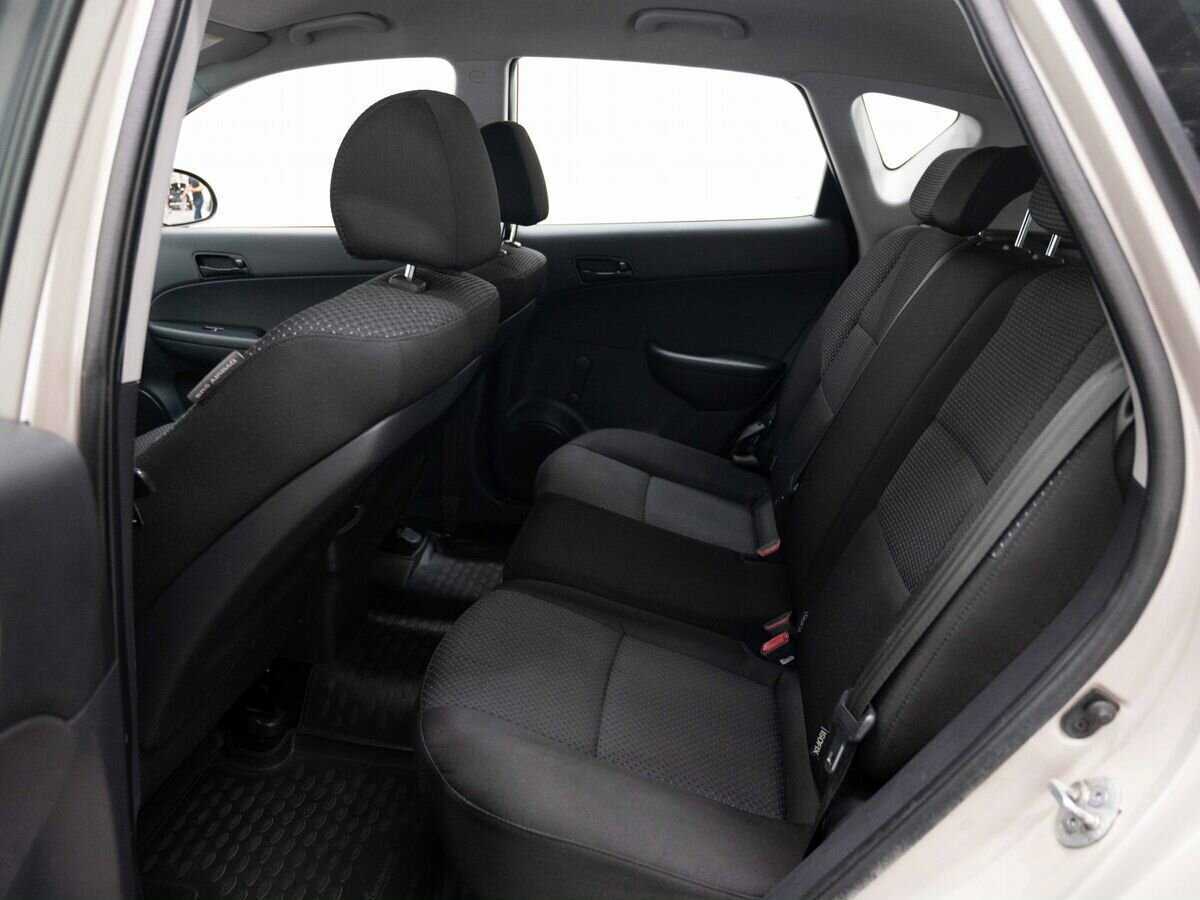 Hyundai i30 с пробегом — 2010 год. Фото: #8