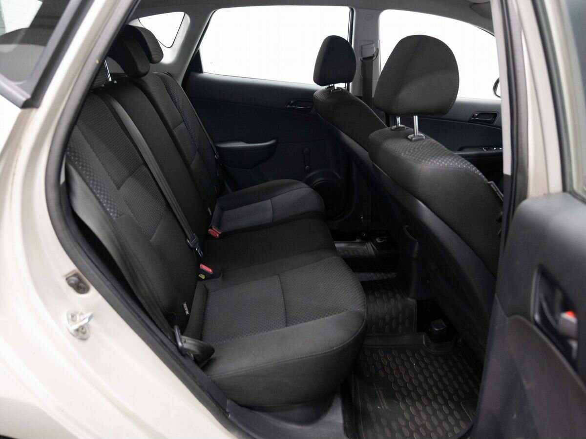 Hyundai i30 с пробегом — 2010 год. Фото: #9