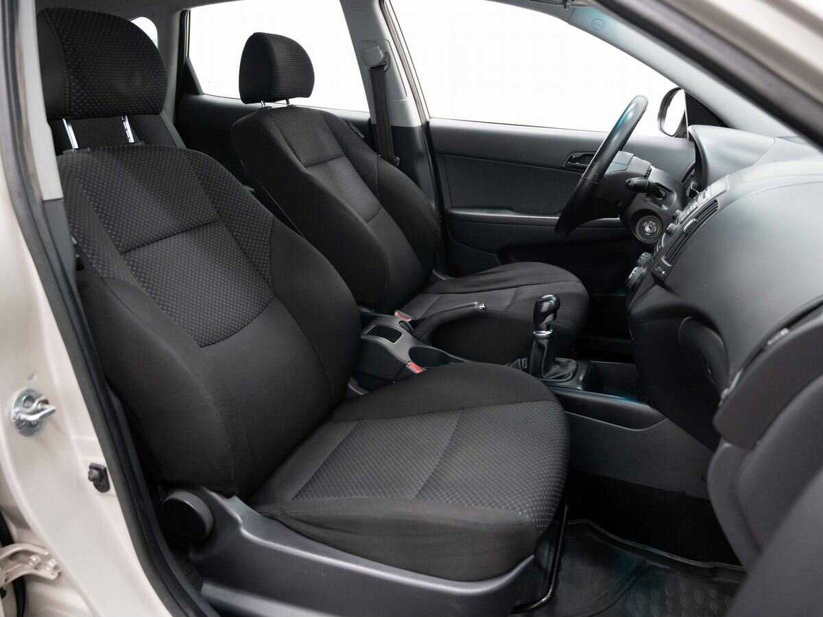 Hyundai i30 с пробегом — 2010 год. Фото: #11