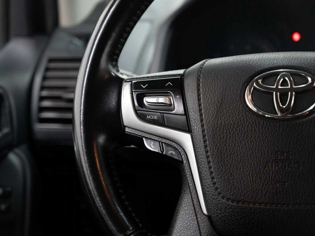 Toyota Land Cruiser Prado с пробегом — 2018 год. Фото: #13