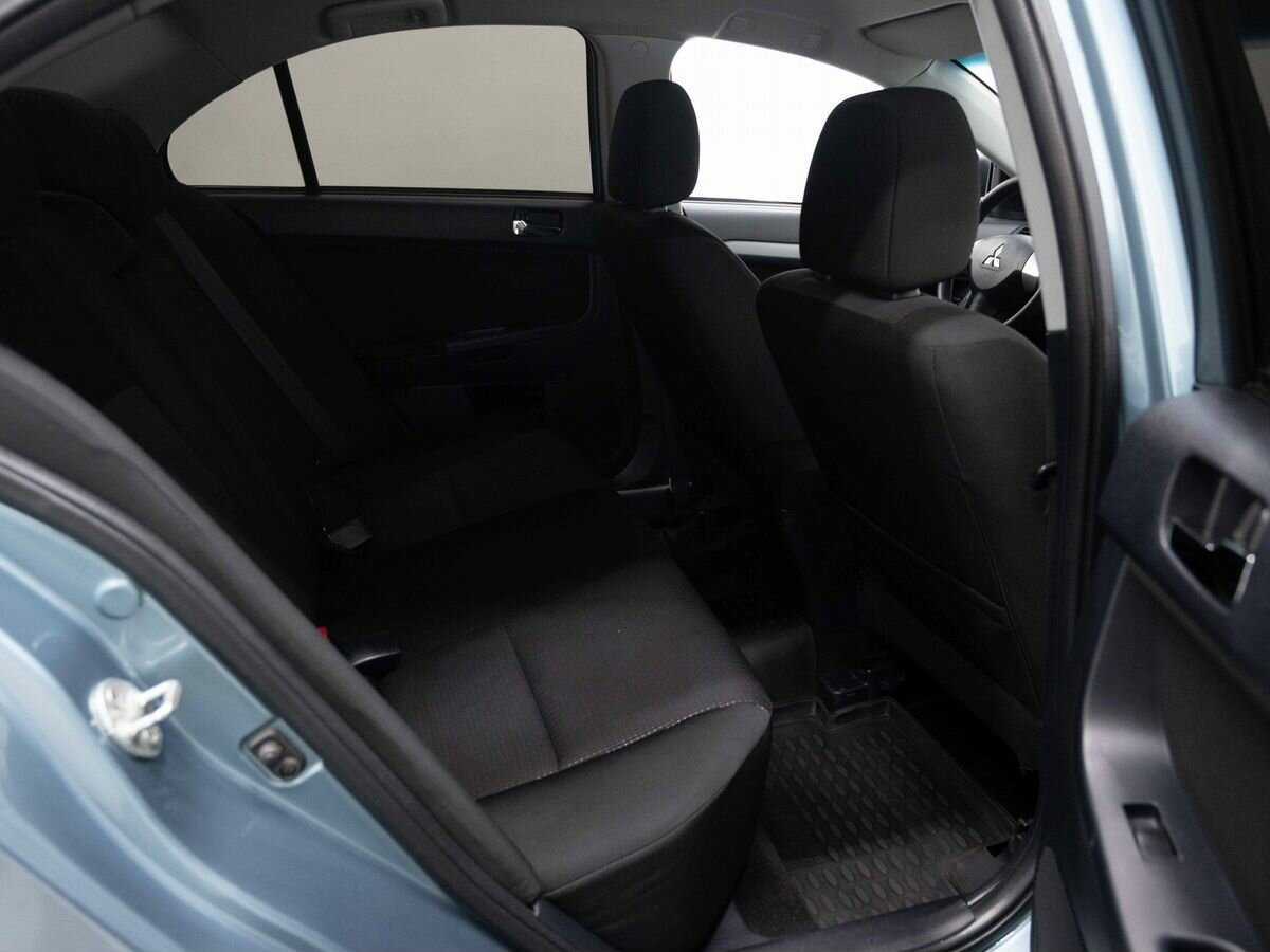 Mitsubishi Lancer с пробегом — 2011 год. Фото: #9
