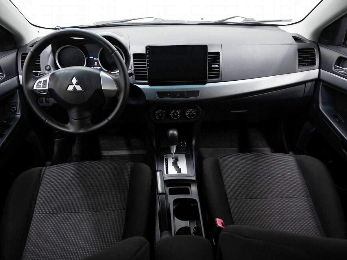 Mitsubishi Lancer с пробегом — 2011 год. Фото: #12