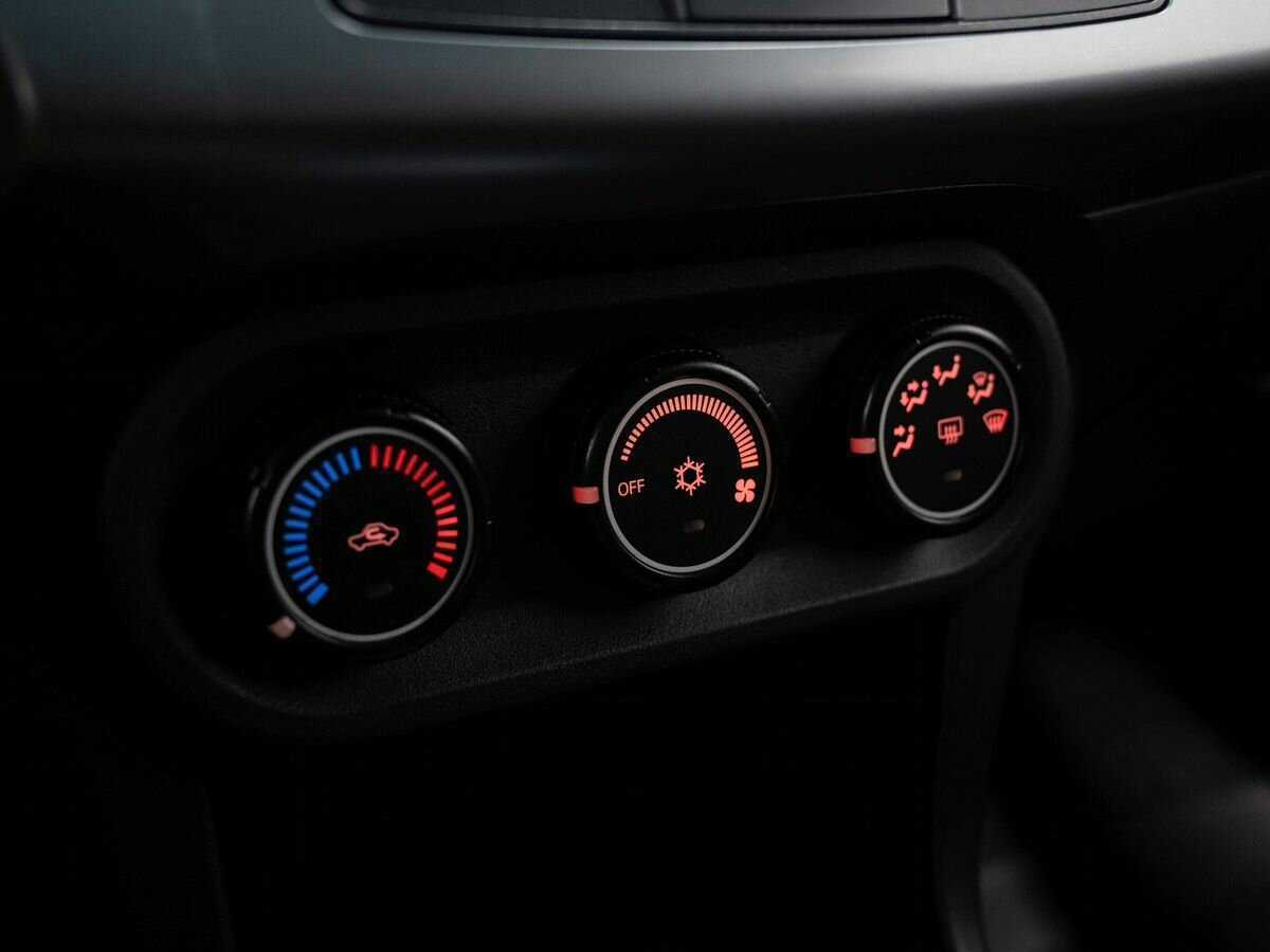 Mitsubishi Lancer с пробегом — 2011 год. Фото: #17