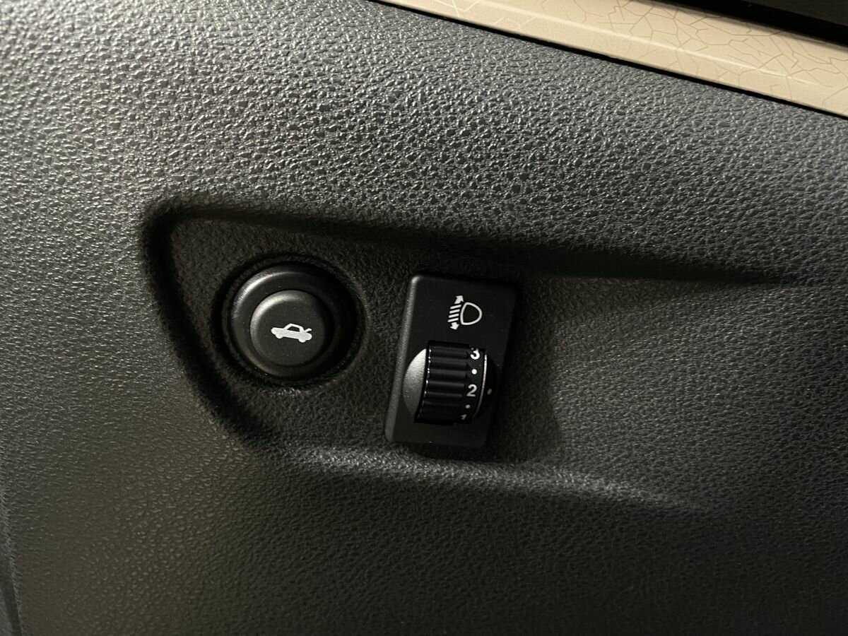 Lada (ВАЗ) Vesta с пробегом — 2018 год. Фото: #8