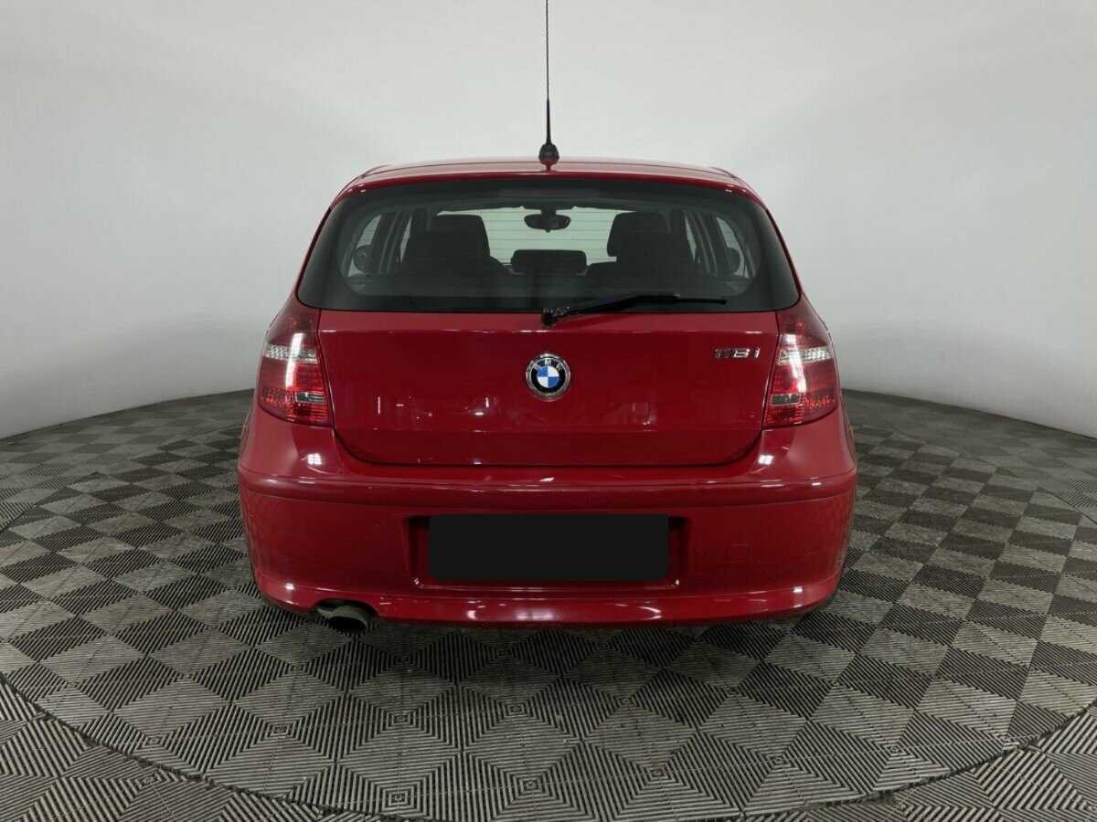 BMW 1 серии с пробегом — 2010 год. Фото: #2