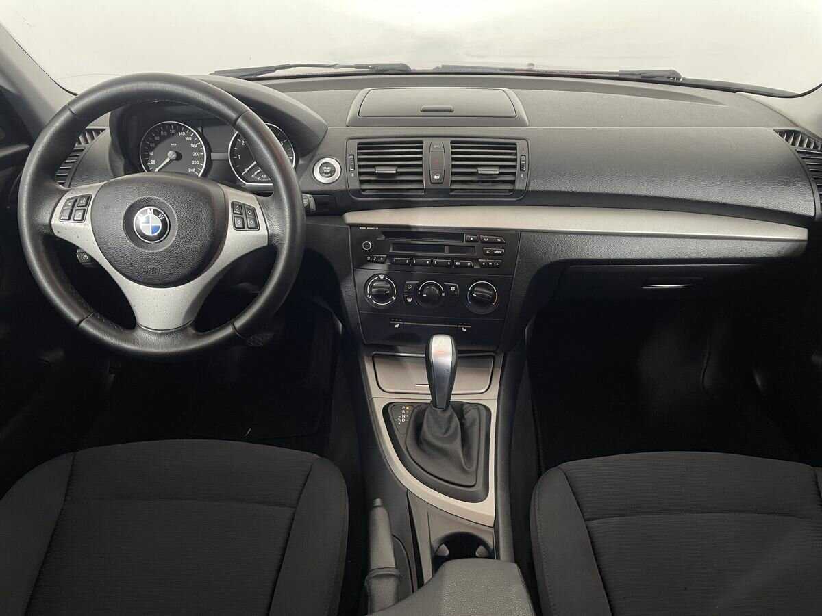 BMW 1 серии с пробегом — 2010 год. Фото: #5