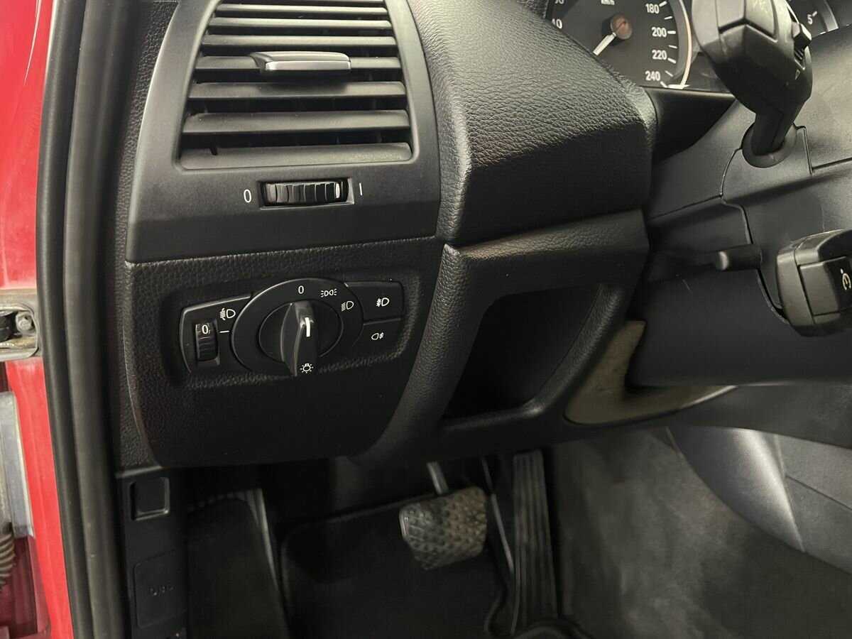 BMW 1 серии с пробегом — 2010 год. Фото: #7