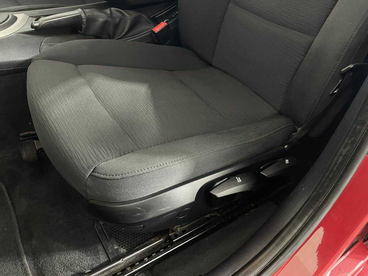 BMW 1 серии с пробегом — 2010 год. Фото: #8