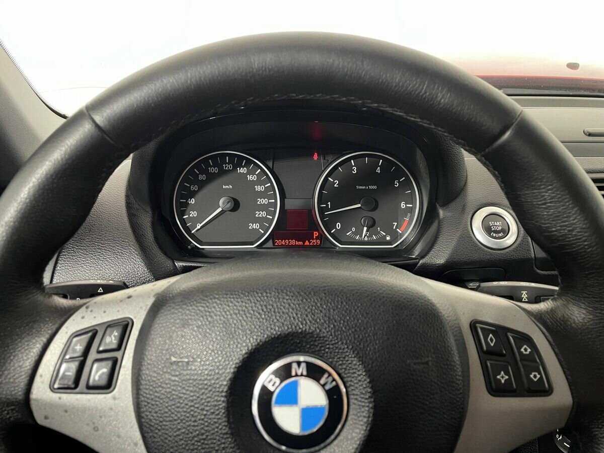 BMW 1 серии с пробегом — 2010 год. Фото: #9