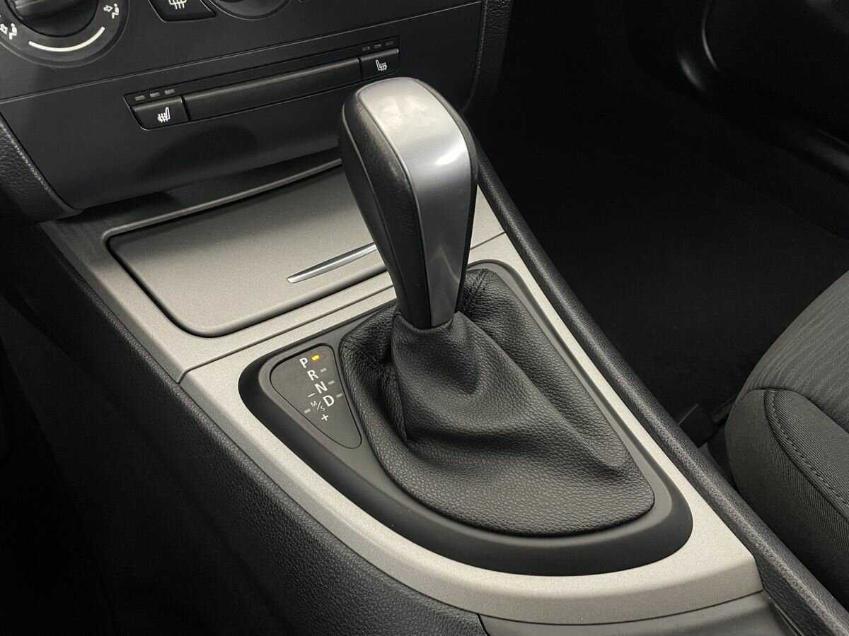 BMW 1 серии с пробегом — 2010 год. Фото: #11