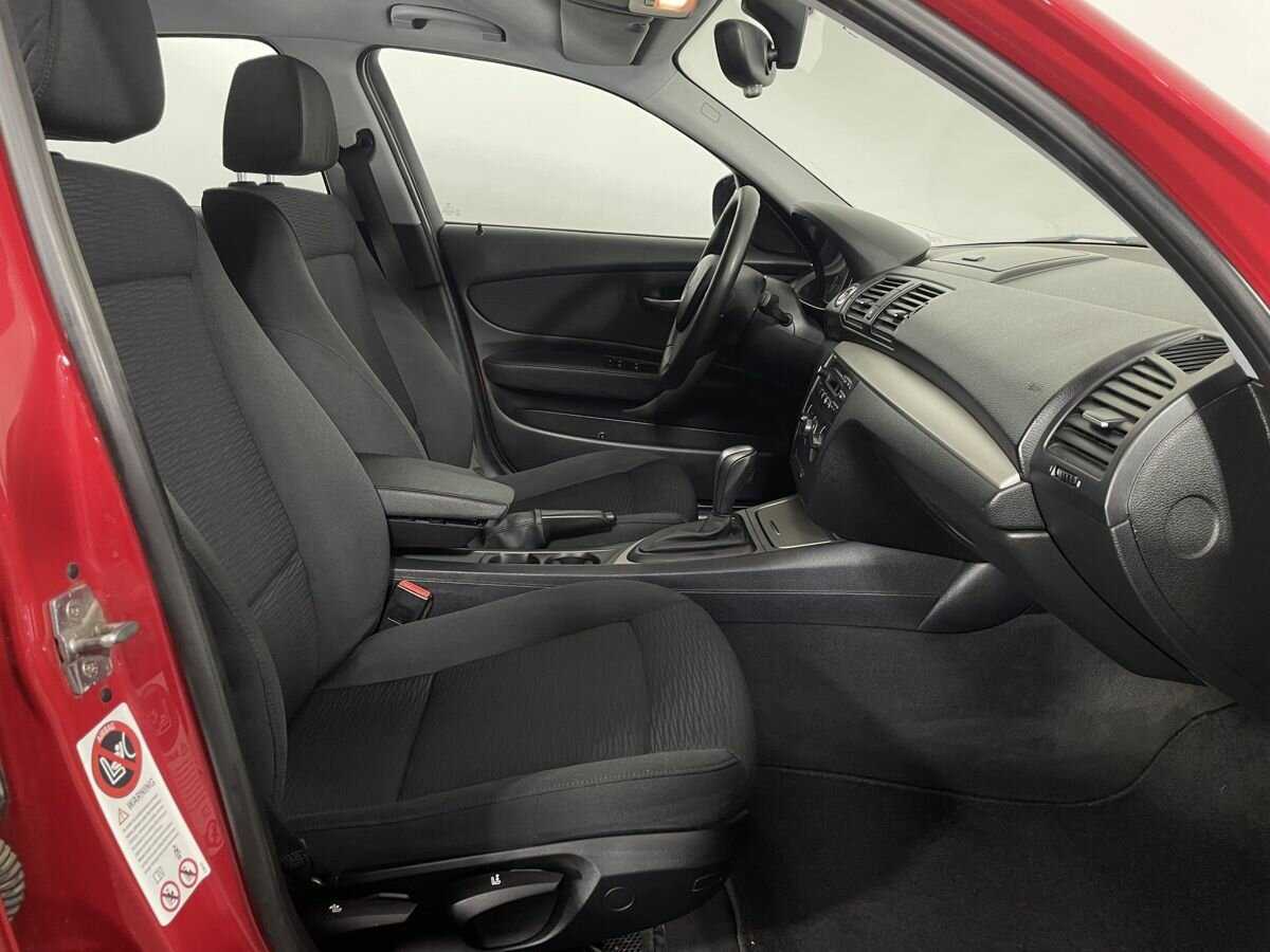 BMW 1 серии с пробегом — 2010 год. Фото: #12