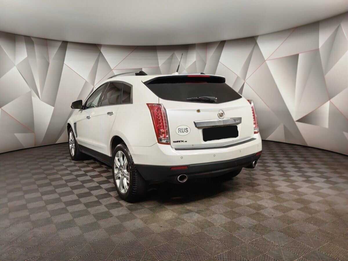 Cadillac SRX с пробегом — 2014 год. Фото: #3