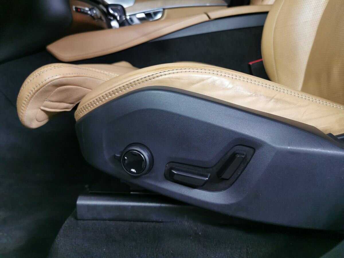 Volvo XC90 с пробегом — 2015 год. Фото: #17