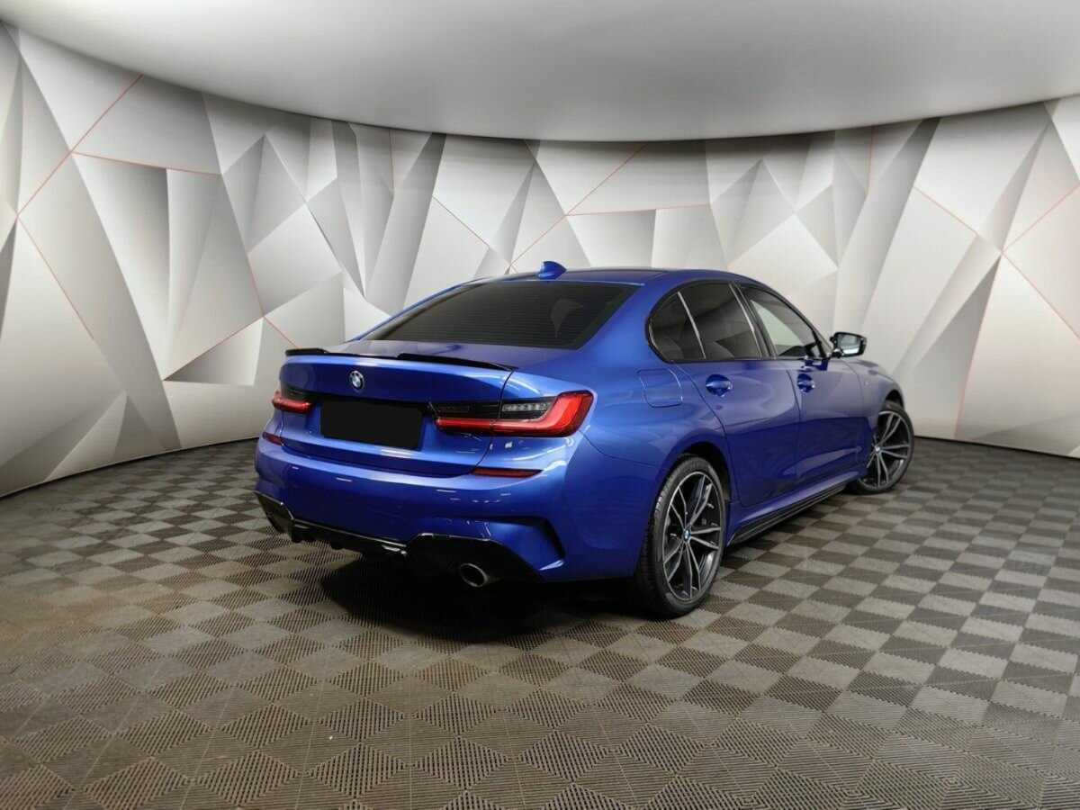 BMW 3 серии с пробегом — 2020 год. Фото: #1