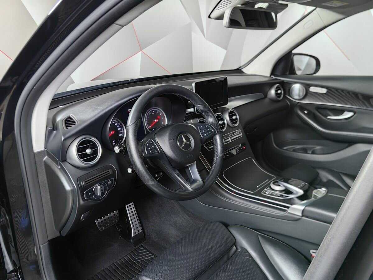 Mercedes-Benz GLC с пробегом — 2017 год. Фото: #13