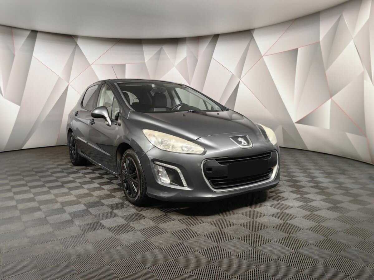 Peugeot 308 с пробегом — 2011 год. Фото: #2