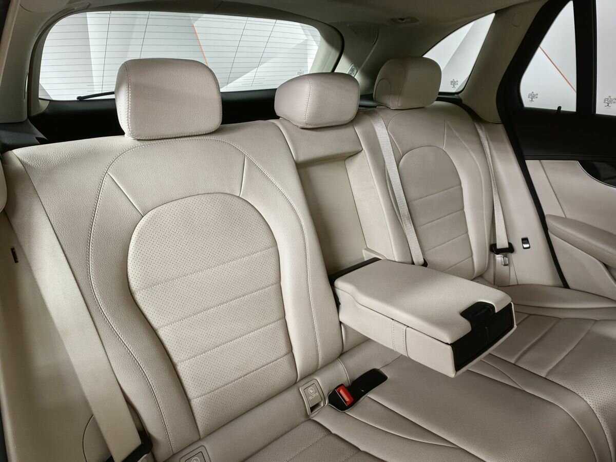 Mercedes-Benz GLC с пробегом — 2016 год. Фото: #12