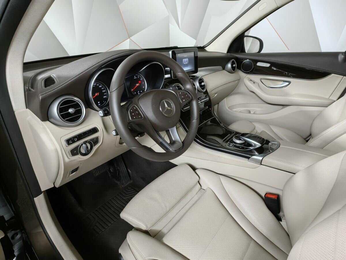 Mercedes-Benz GLC с пробегом — 2016 год. Фото: #13