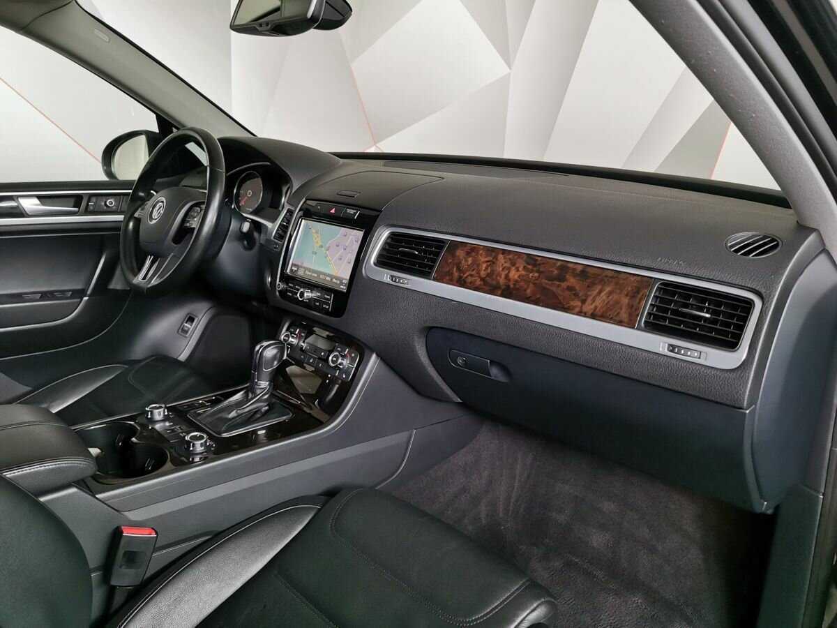 Volkswagen Touareg с пробегом — 2011 год. Фото: #8