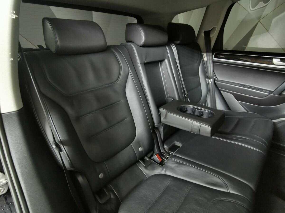 Volkswagen Touareg с пробегом — 2011 год. Фото: #12