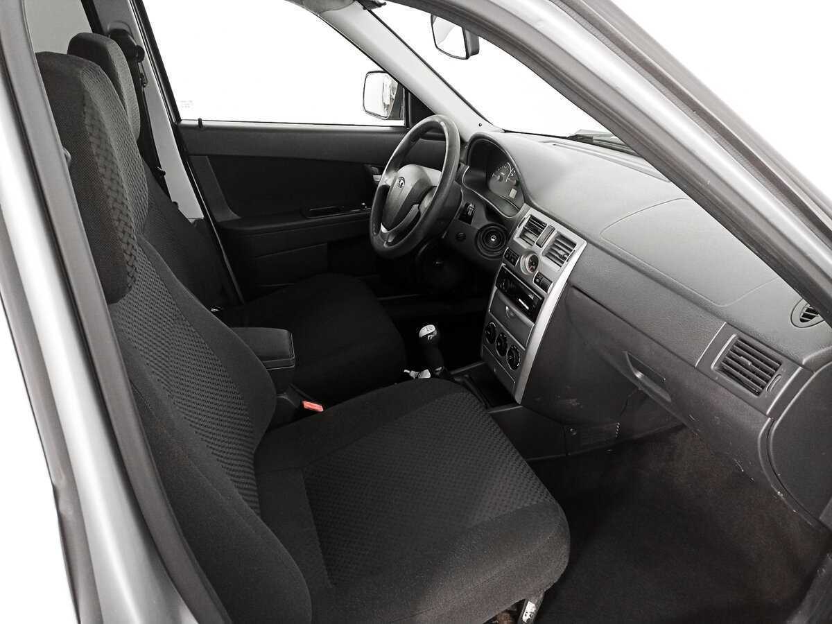 Lada (ВАЗ) Priora с пробегом — 2012 год. Фото: #8