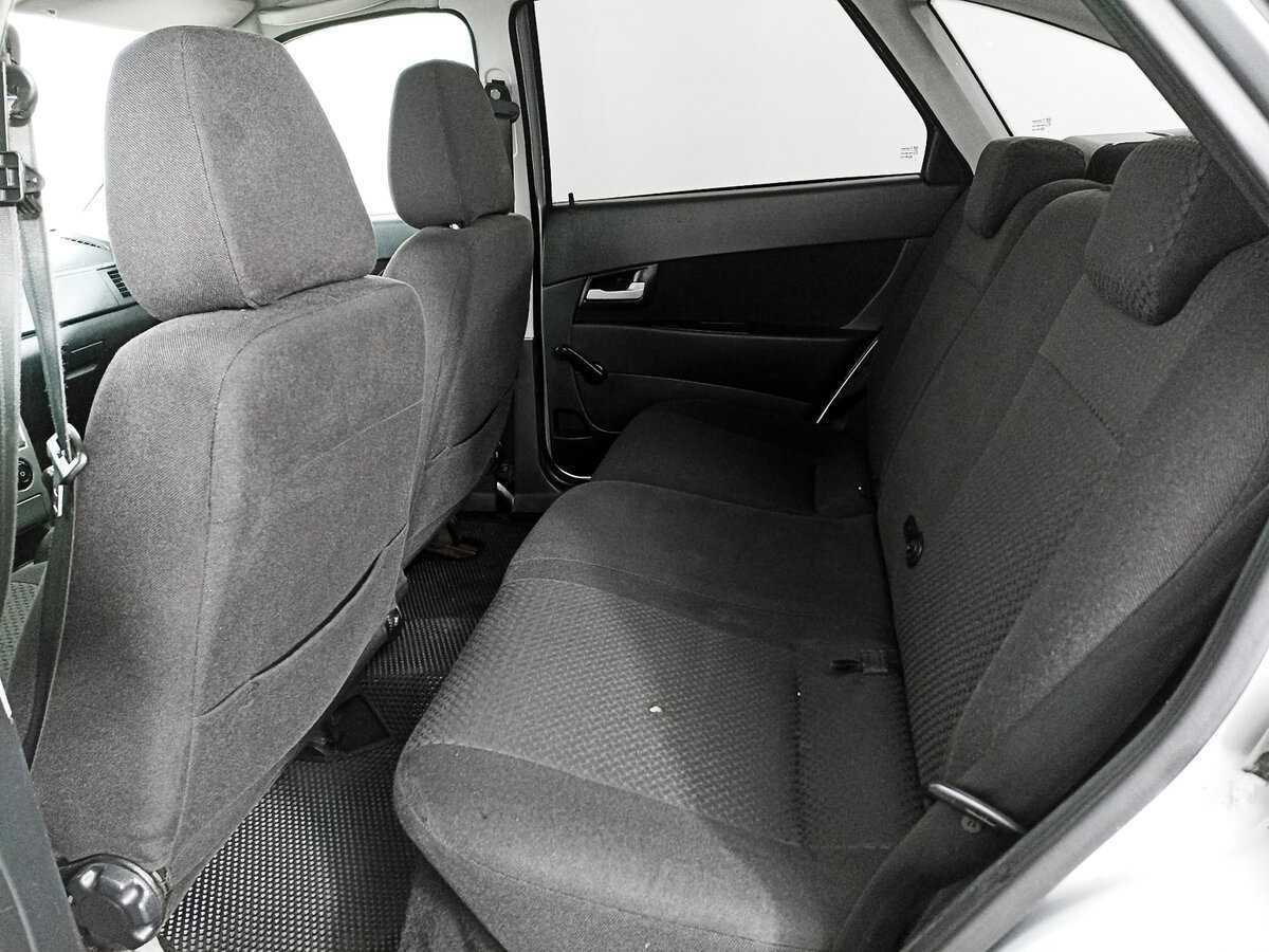 Lada (ВАЗ) Priora с пробегом — 2012 год. Фото: #9