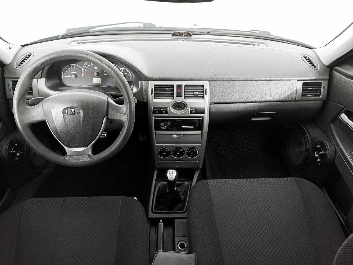 Lada (ВАЗ) Priora с пробегом — 2012 год. Фото: #11