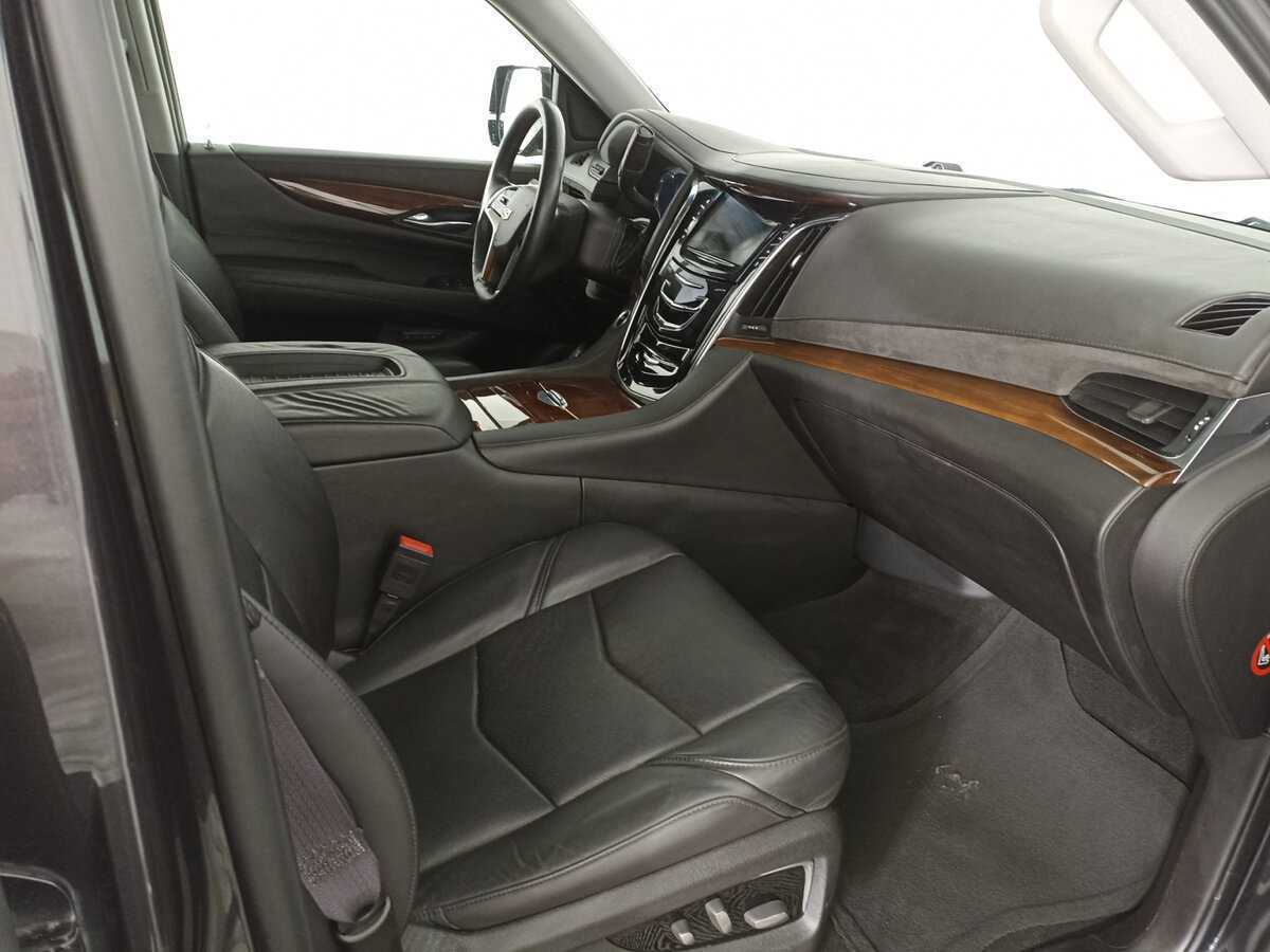 Cadillac Escalade с пробегом — 2016 год. Фото: #8