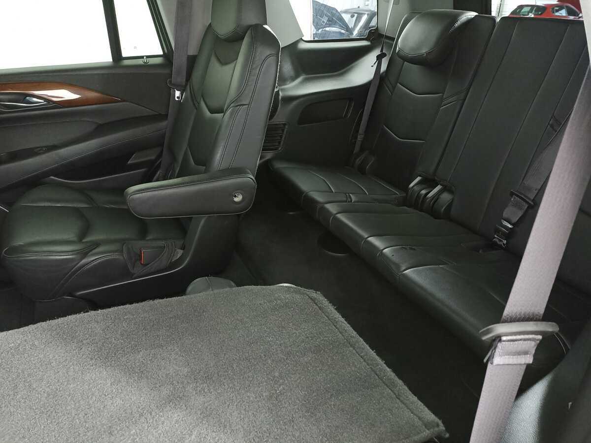 Cadillac Escalade с пробегом — 2016 год. Фото: #9