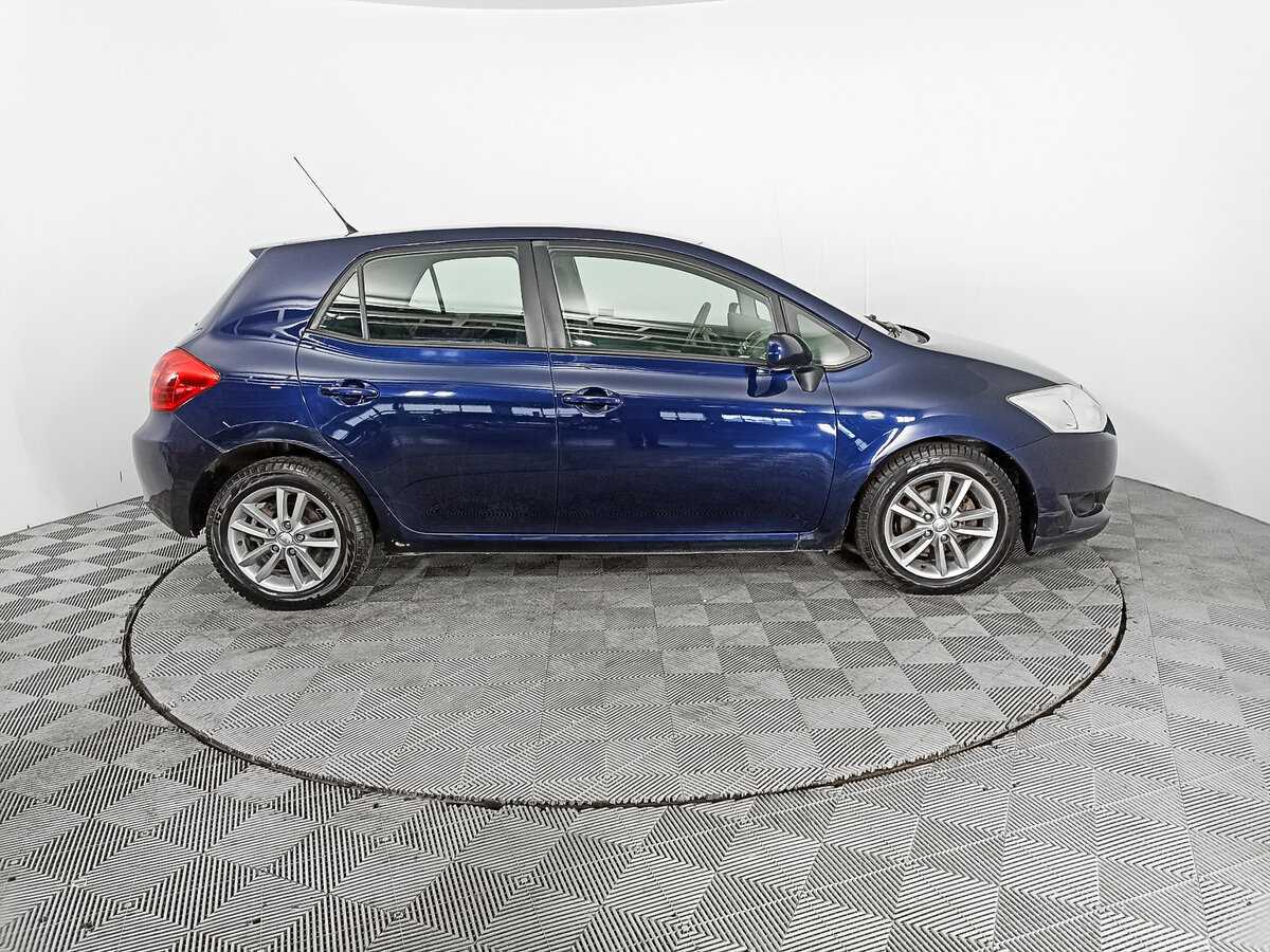 Toyota Auris с пробегом — 2008 год. Фото: #3