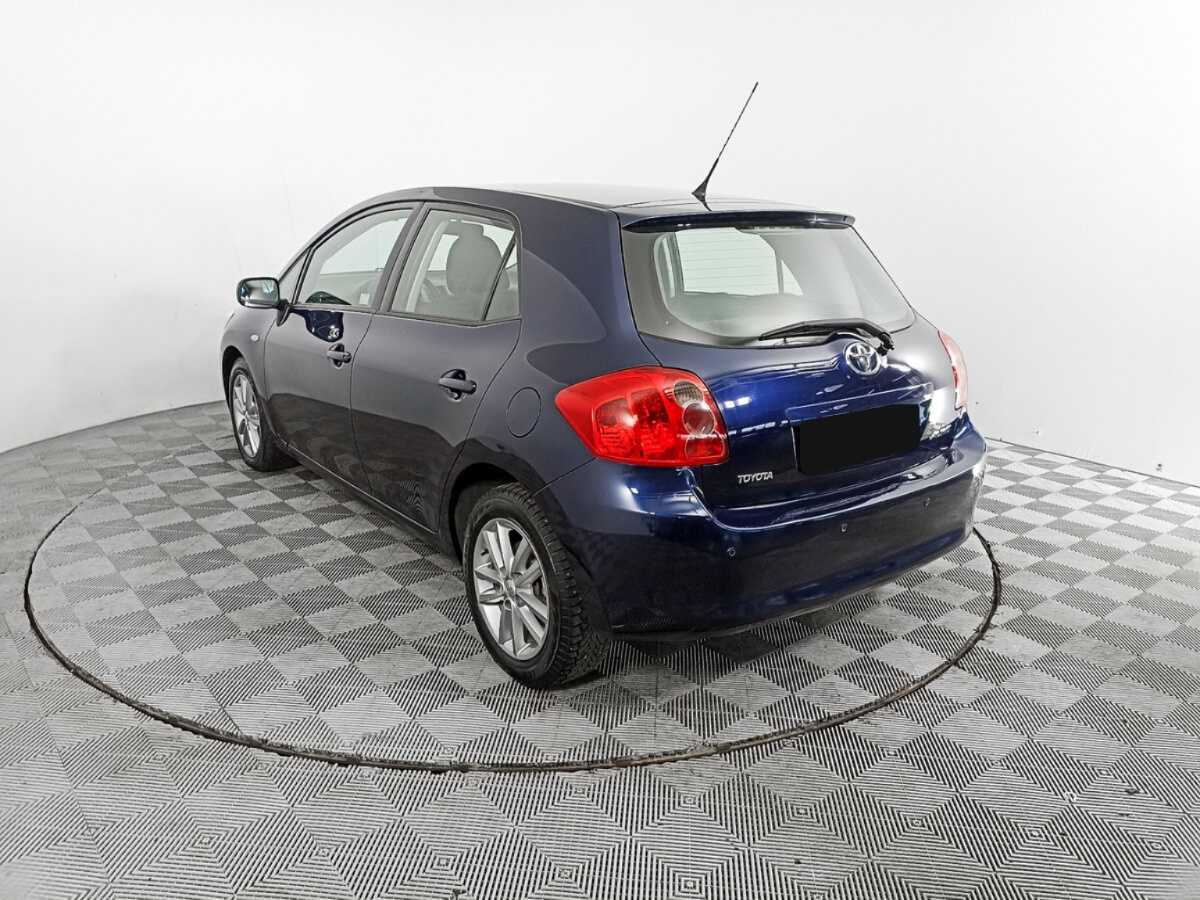 Toyota Auris с пробегом — 2008 год. Фото: #6