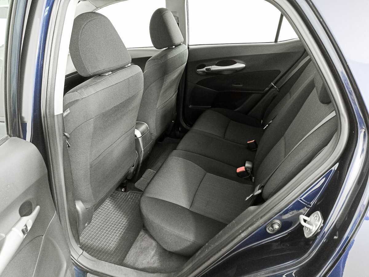 Toyota Auris с пробегом — 2008 год. Фото: #9