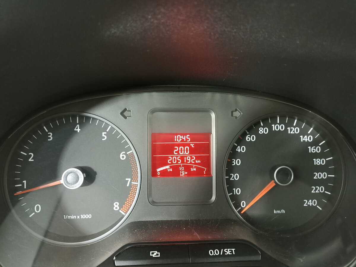 Volkswagen Polo с пробегом — 2014 год. Фото: #10