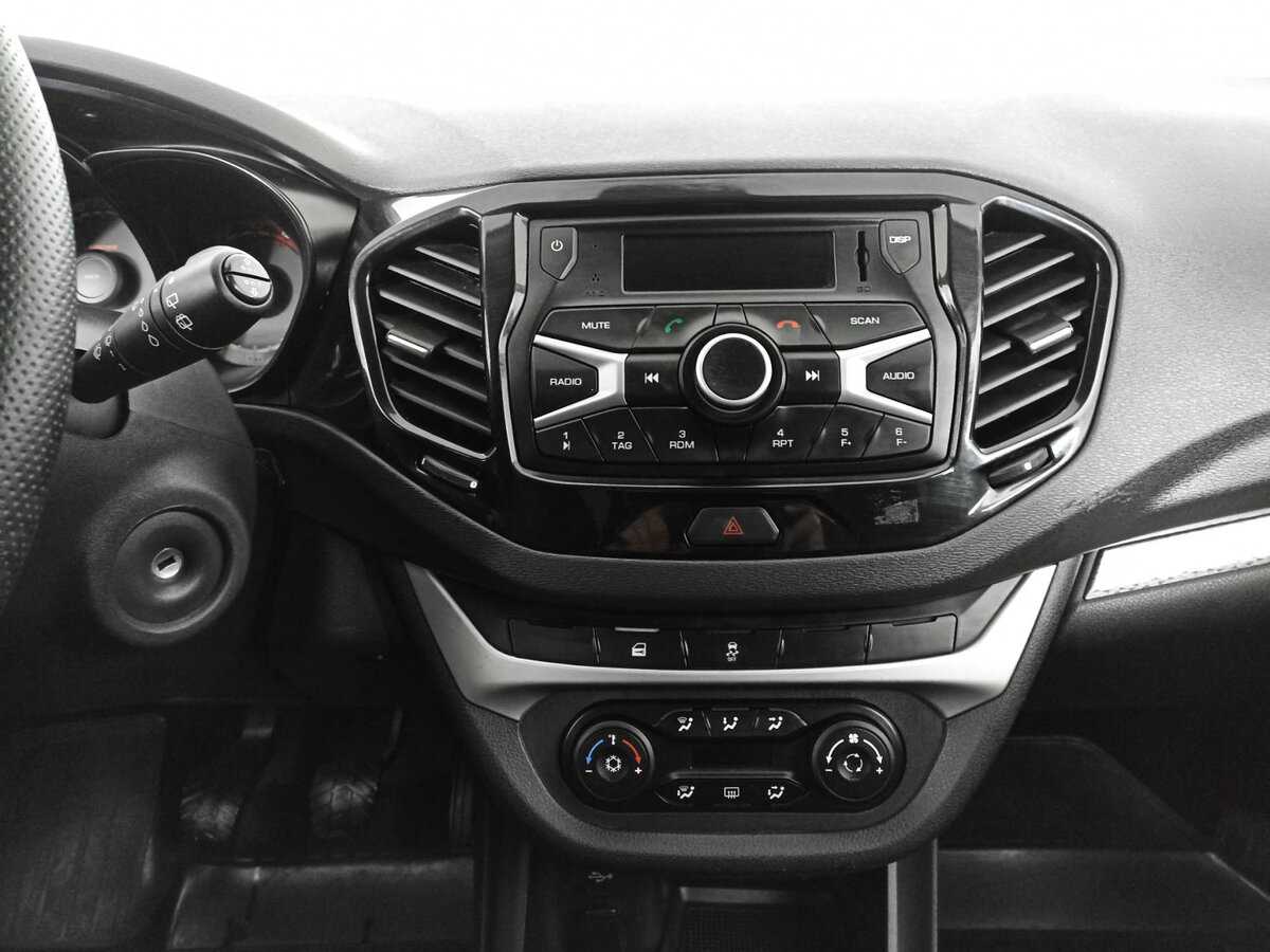 Lada (ВАЗ) Vesta с пробегом — 2019 год. Фото: #10